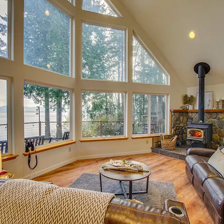 Hat Island Home With Stunning View And Wraparound Deck